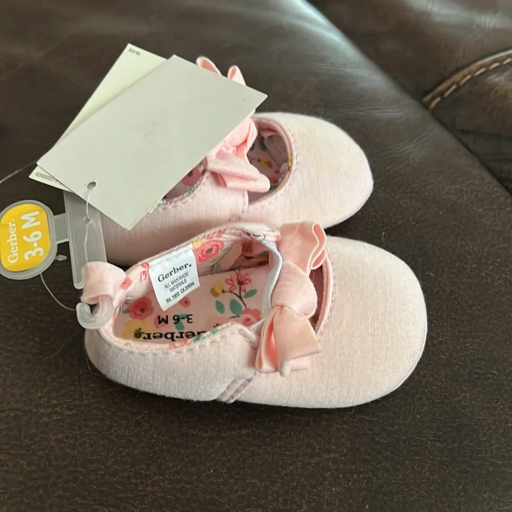 NWT Gerber pink shoes size 3-6 M